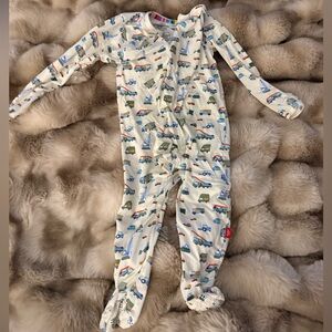 Magnetic Me footie 6-9months